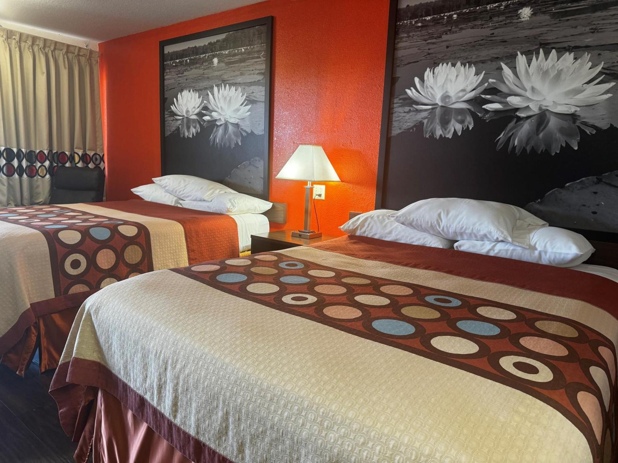 Super 8 By Wyndham Giddings Hotell Exteriör bild